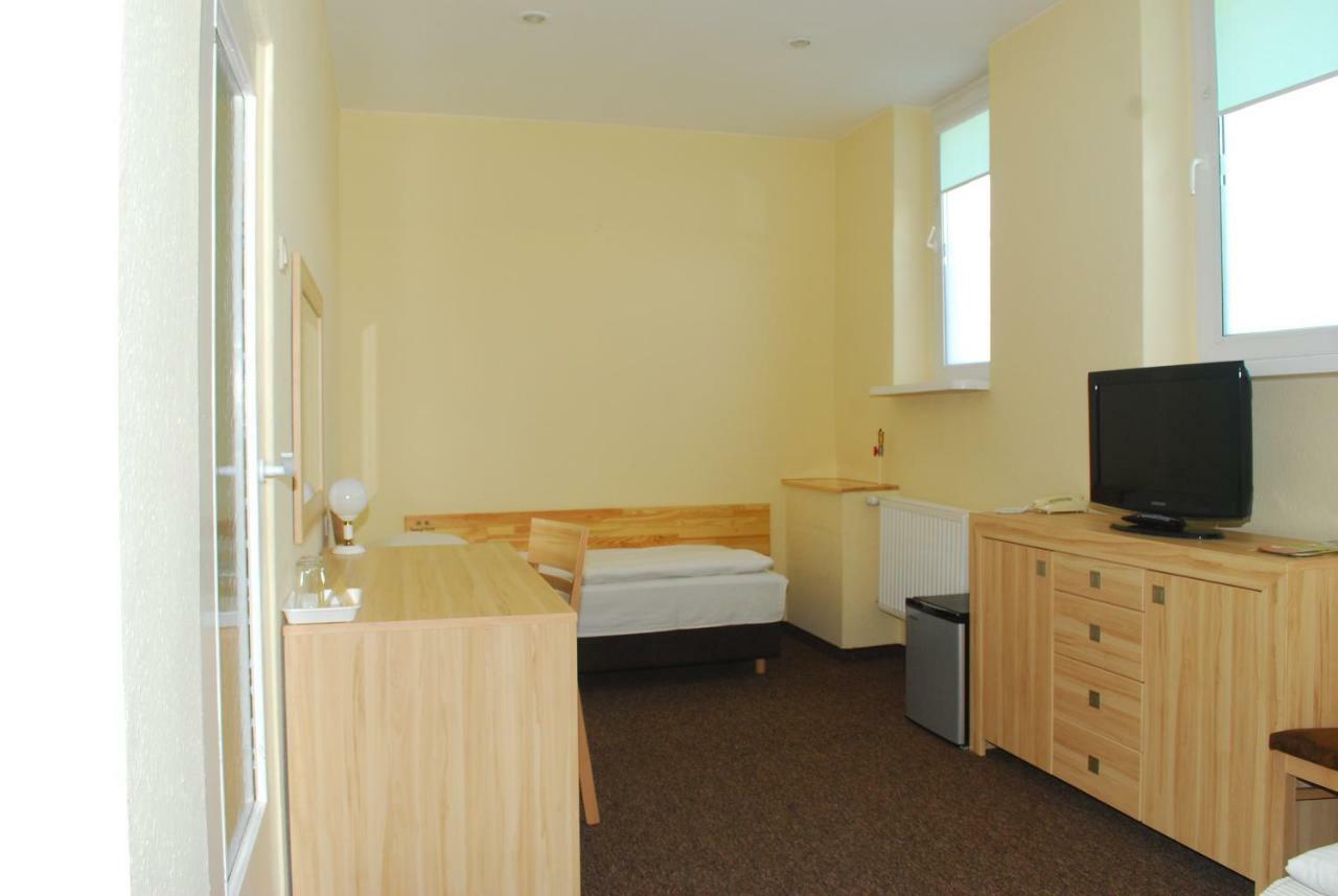 Hotel 104 Stargard Szczeciński Szoba fotó